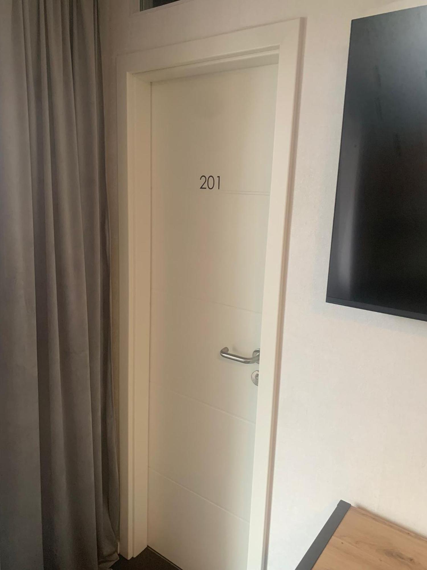 Mg-Quartier Hostel メンヒェングラートバッハ エクステリア 写真